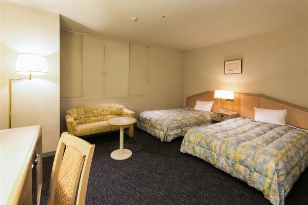 TSUBAMESANJO WASHINGTON HOTEL (Tsubame-shi)
